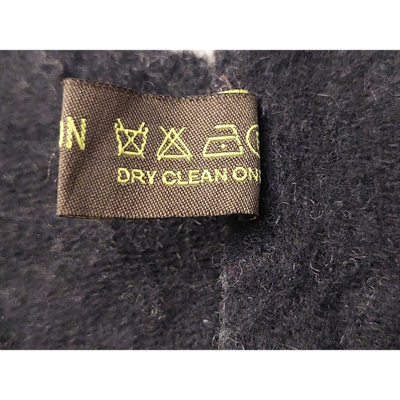 LOUIS VUITTON LV Reykjavik Black & Grey Reversible Cashmere Scarf Pre-Owned $995 - Picture 16 of 16